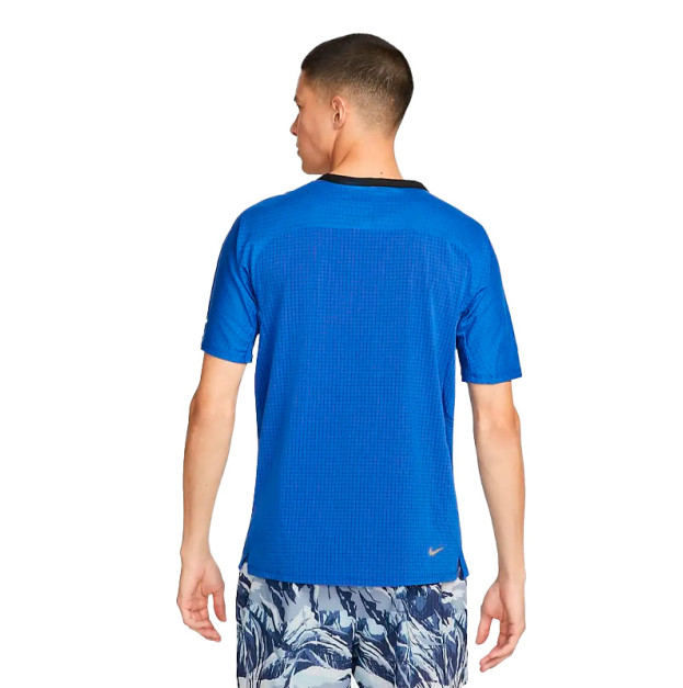 Футболка тренувальна Nike NK DF SOLAR CHASE SS TOP DV9305-405